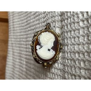 Vintage‎ Gold Toned Cameo Locket Pendant With Pearls
